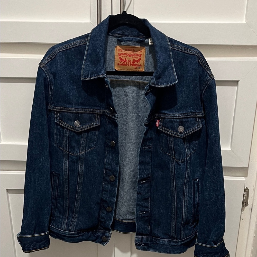 Levi's Women's Dark Blue Jean Jacket size medium - Picture 1 of 5
